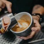 montare il latte per cappuccino